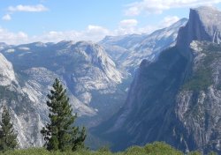 An overlook along Glacier Point Road.