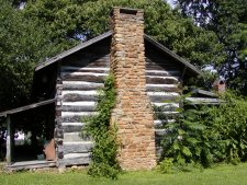An old log cabin museum in Berea.