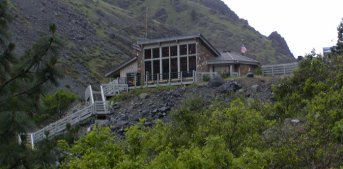 This is the visitor center that is located below the dam and at the far north end of the lake.